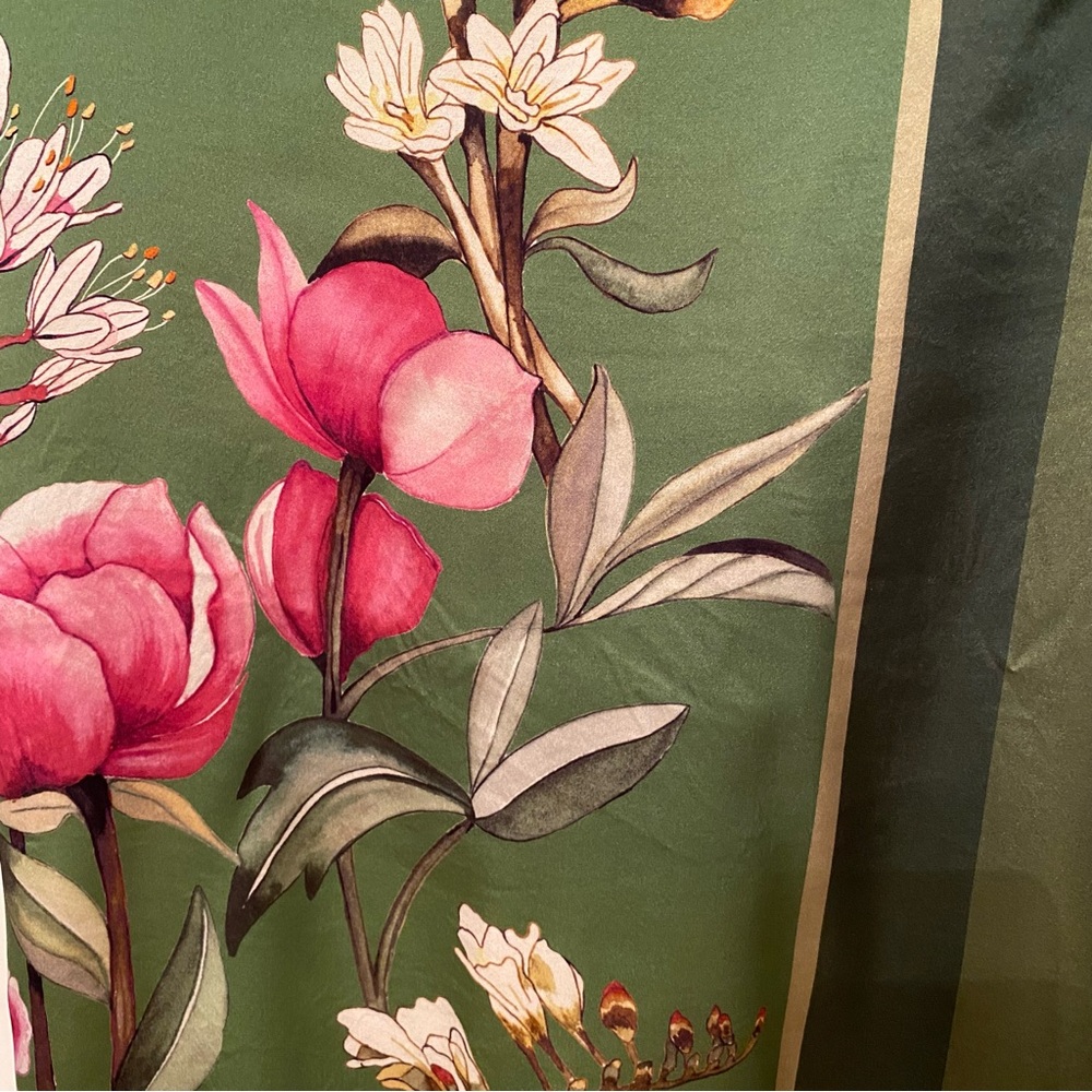 IBERDROLA SCARF LARGE SILK SQUARE GREEN PINK WHITE FLORAL - Picture 3 of 9